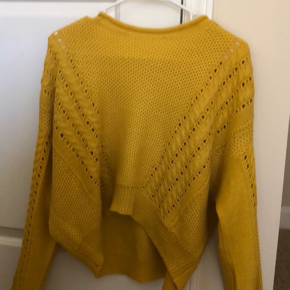 CUTE YELLOW SWEATER